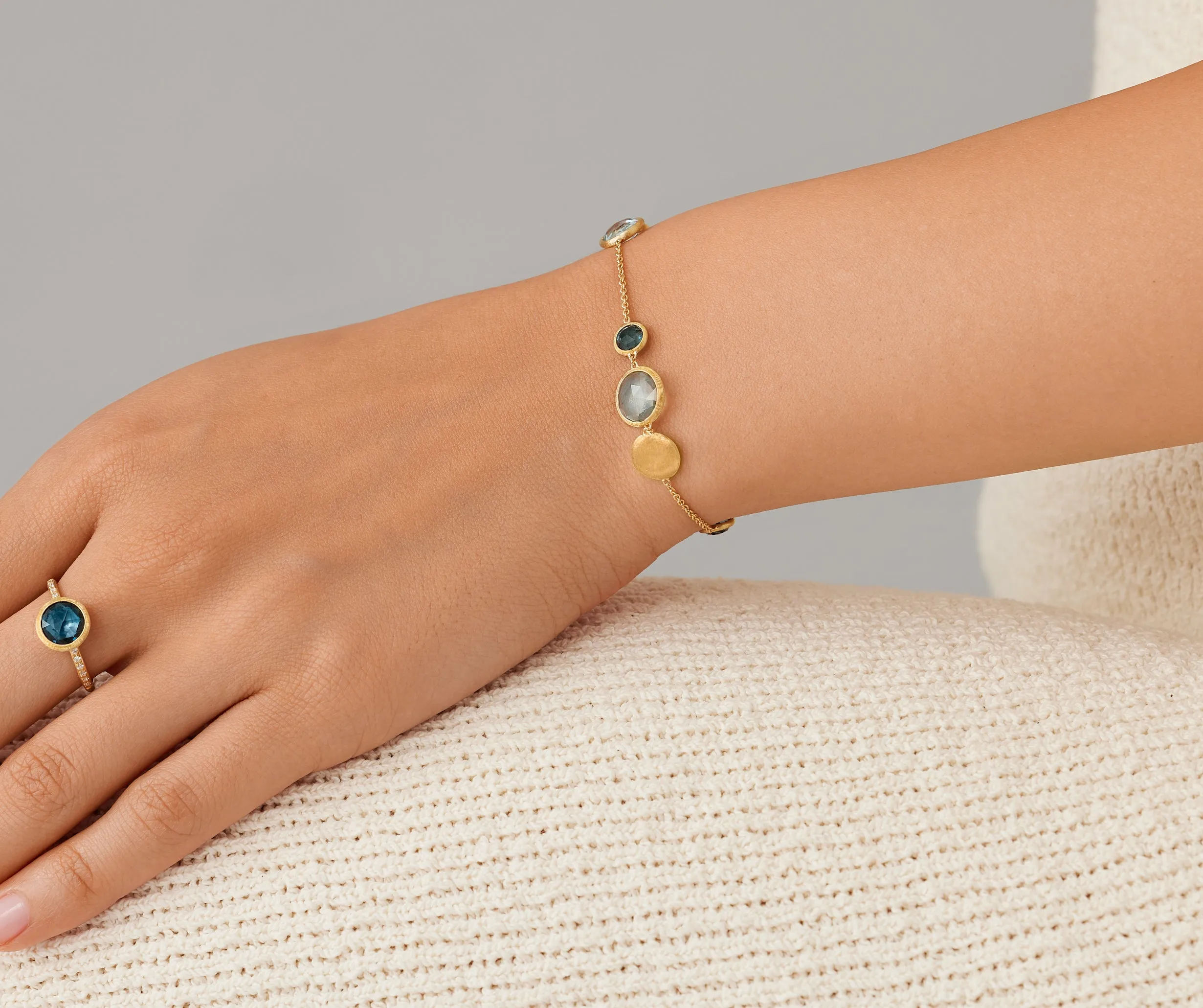 18K Yellow Gold Mixed Topaz Bracelet