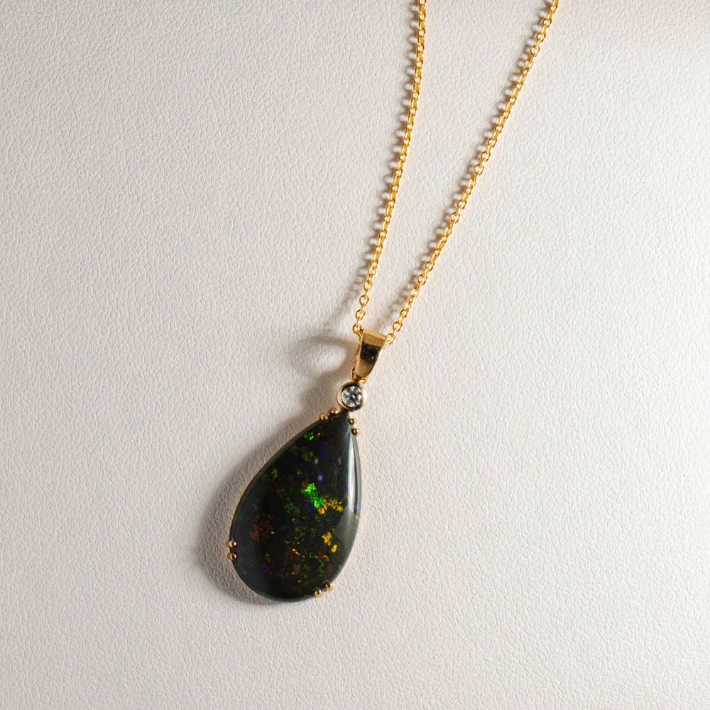 9ct Yellow Gold Opal & Diamond Necklace