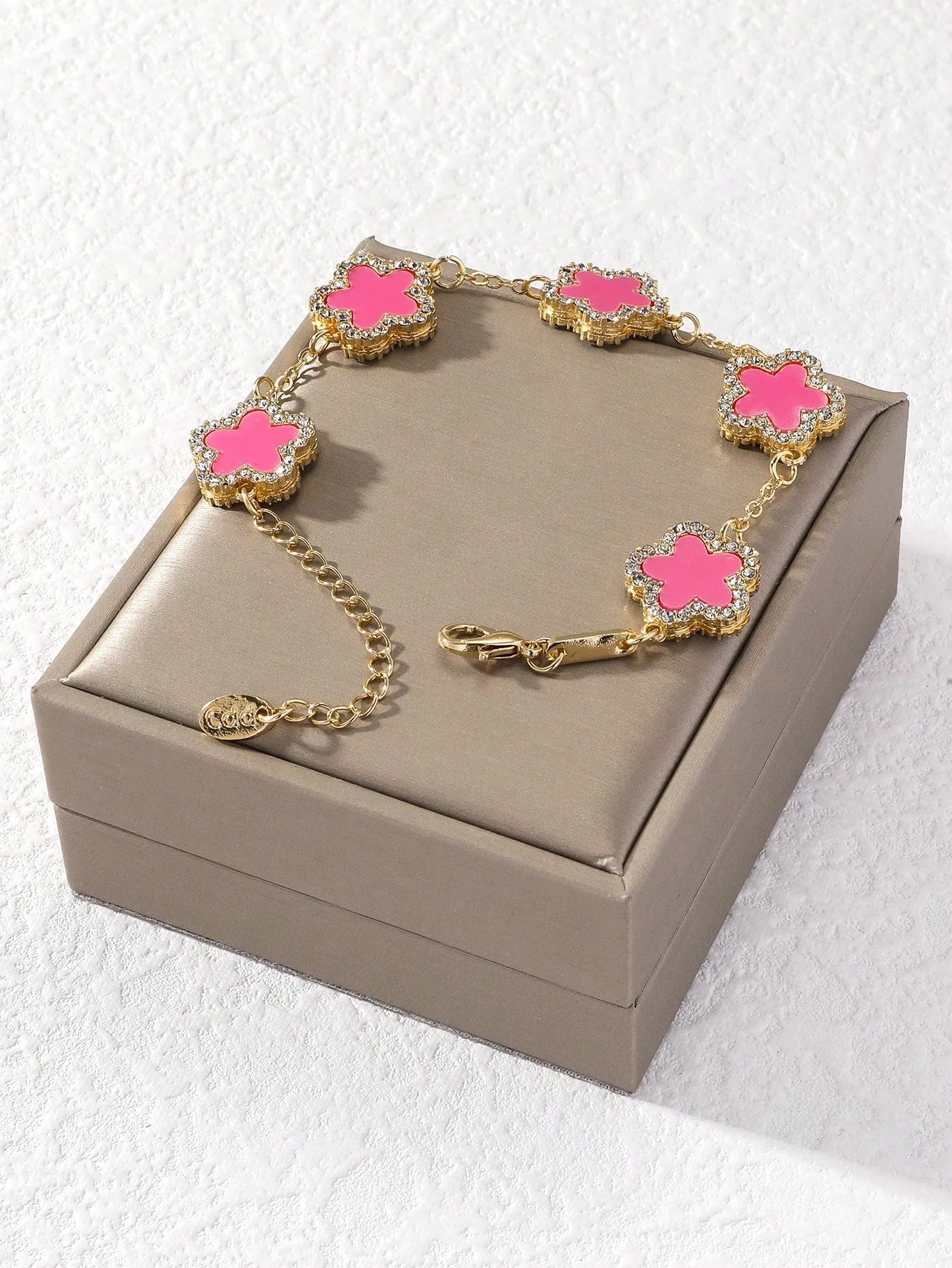 Clover Shaped Rhinestone Inlaid Chic Lady Bracelet Suitable