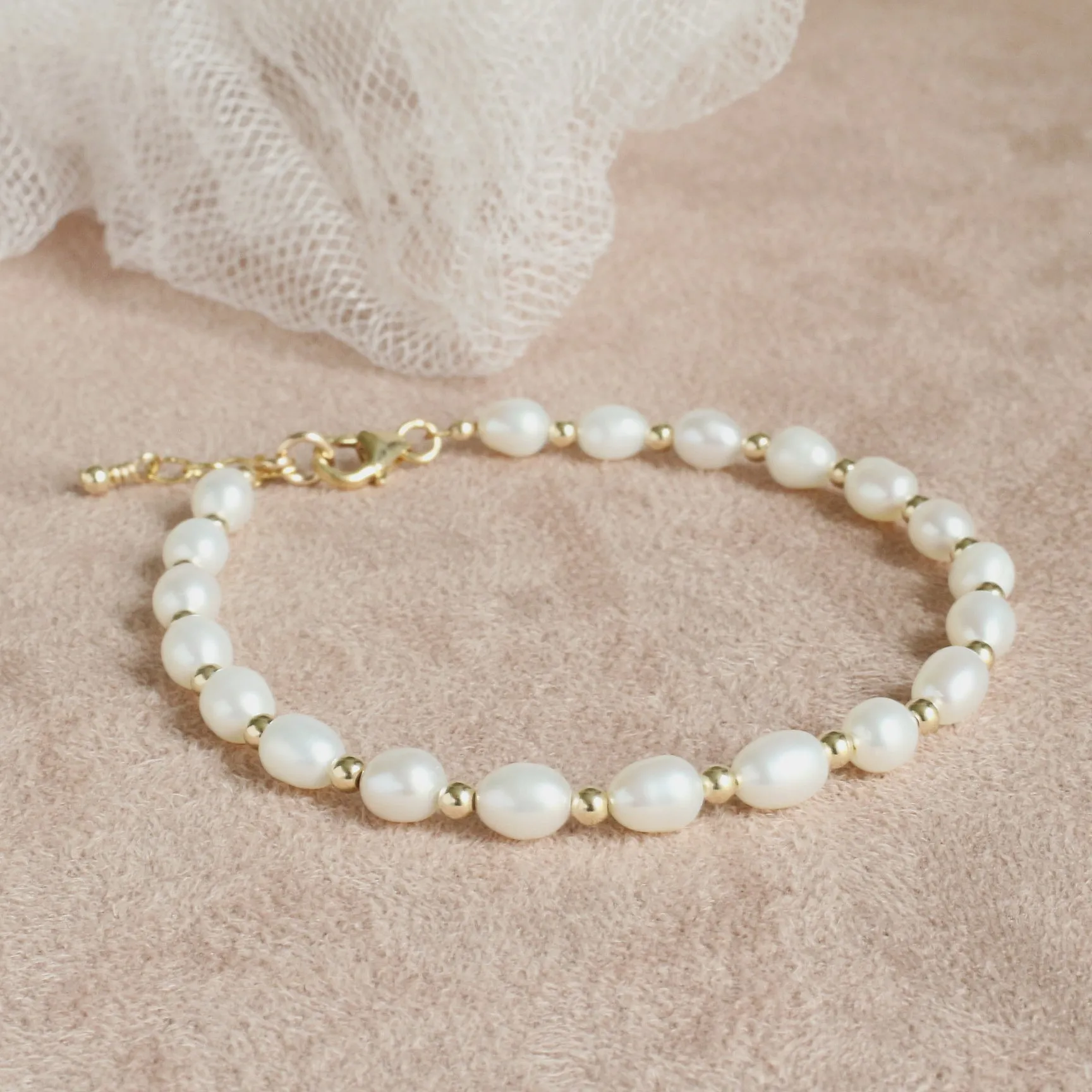 Freshwater Pearl & Gold Bead Bracelet