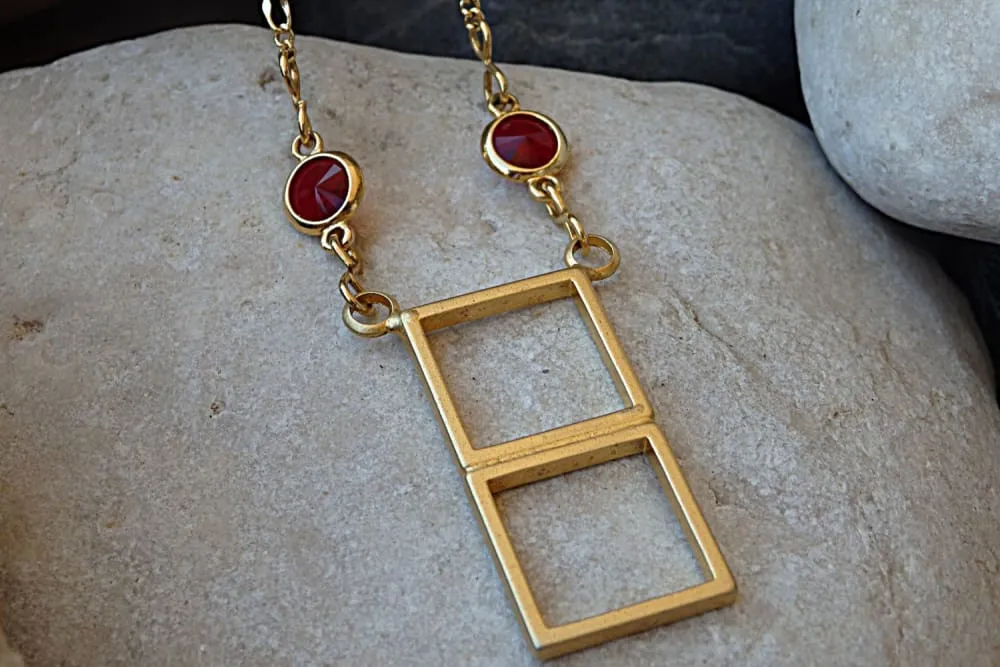 Gold geometric necklace
