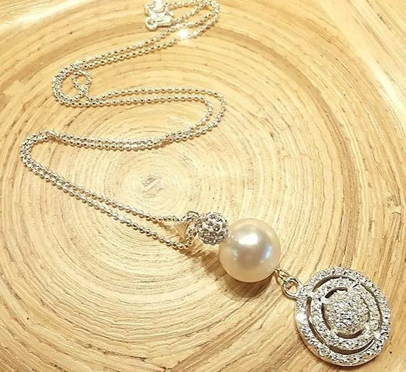 Mother of Pearl Necklace in Sterling Silver
