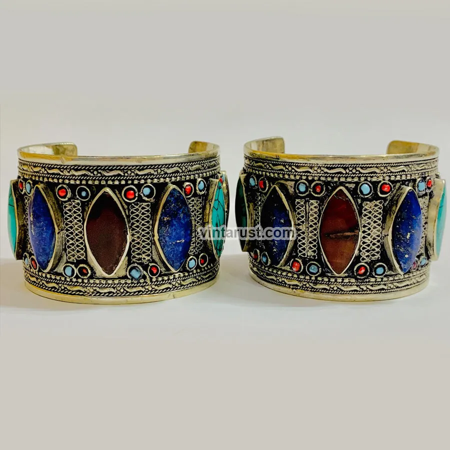 Multicolor Stone Bracelet Inlaid With Small Beads