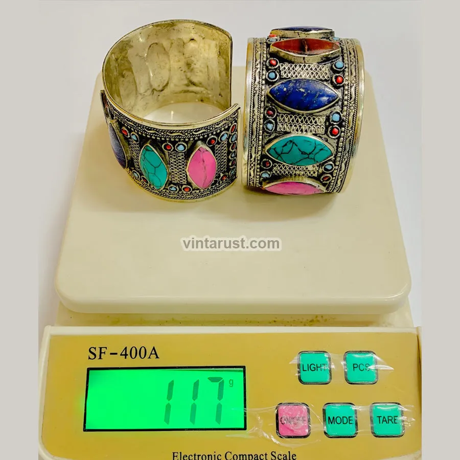 Multicolor Stone Bracelet Inlaid With Small Beads