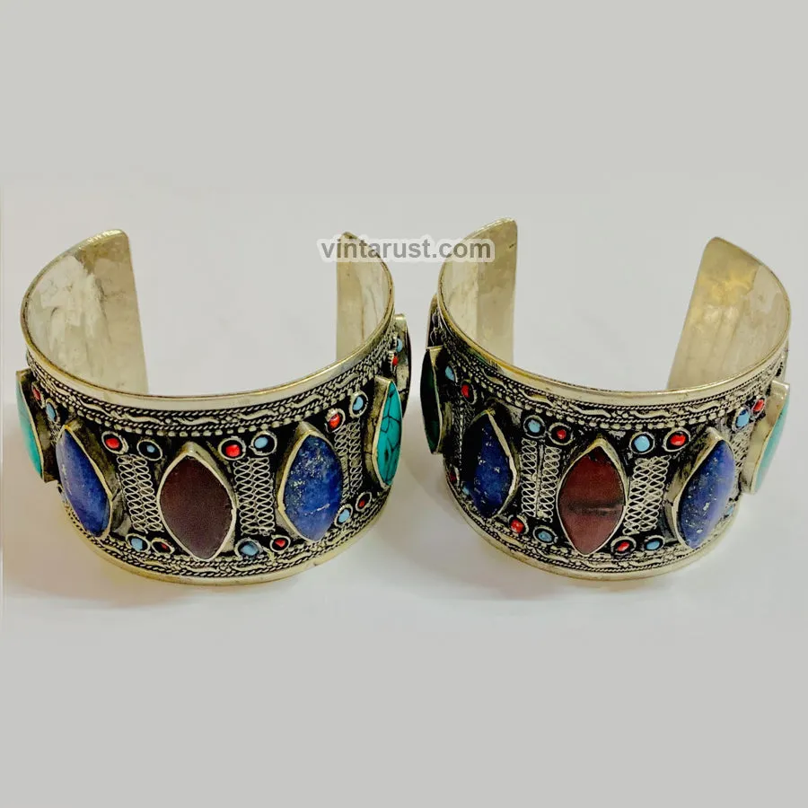 Multicolor Stone Bracelet Inlaid With Small Beads