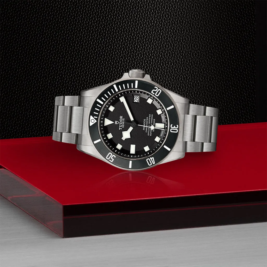Pelagos Ceramic matte blue disc, Titanium bracelet
