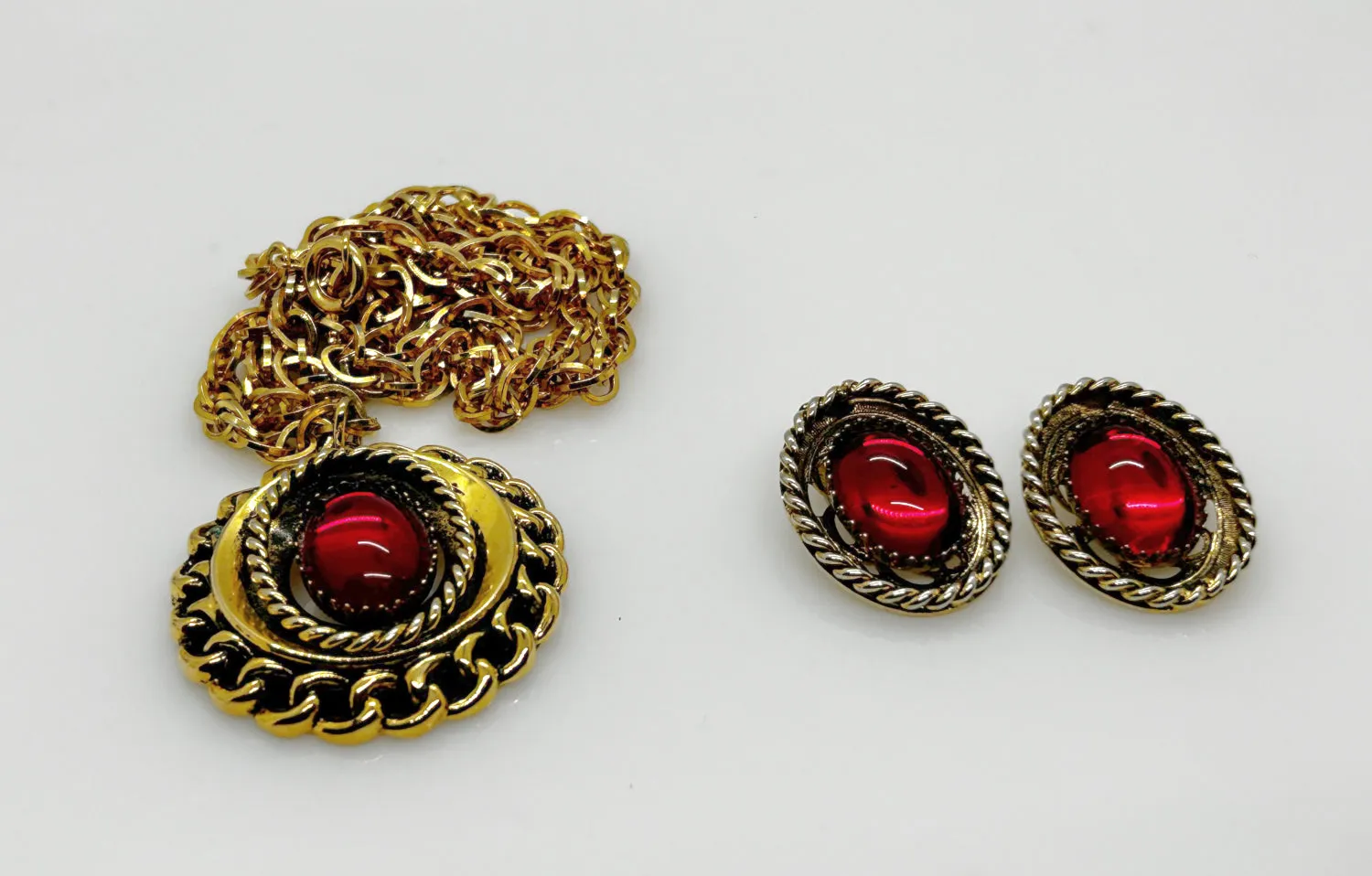 Ruby Red Old World Vintage Cabochon Necklace and Earrings