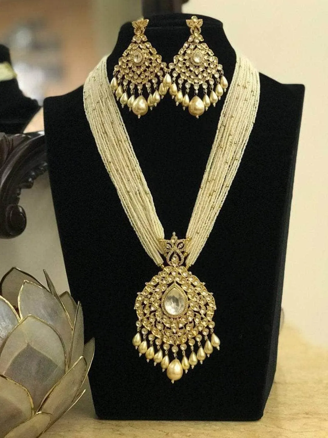 White Long Cheed Bead Haar